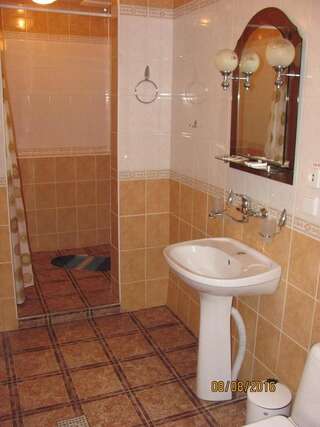 Отель Hotel Vinnytsia Sawoy Винница Люкс-1