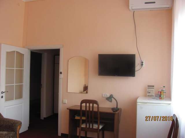 Отель Hotel Vinnytsia Sawoy Винница-14