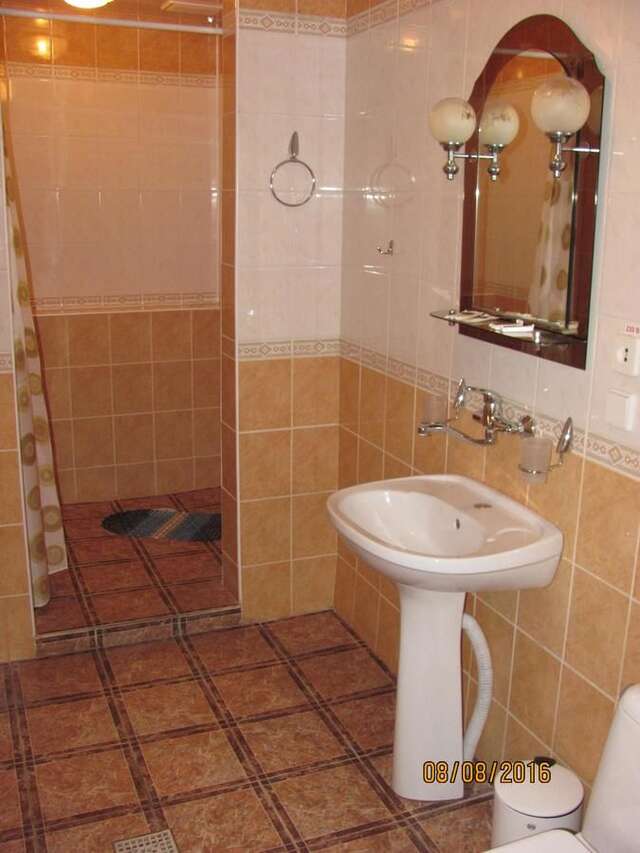 Отель Hotel Vinnytsia Sawoy Винница-4